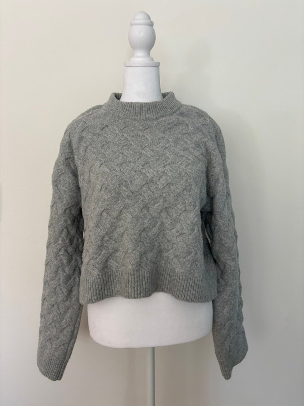 Wild Fable Cable Knit Sweater M size Gray